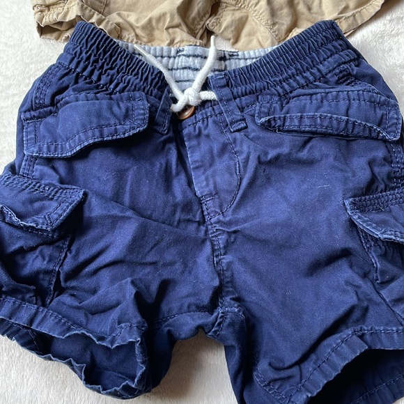 Baby Gap 12-18 month khaki and navy shorts - Picture 2 of 6